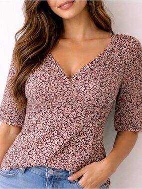 Nine CO by Nine west lightweight floral print V neck short sleeve blouse SZ M